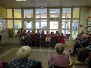 Vystoupení dětí v Domově důchodců Luštěnice